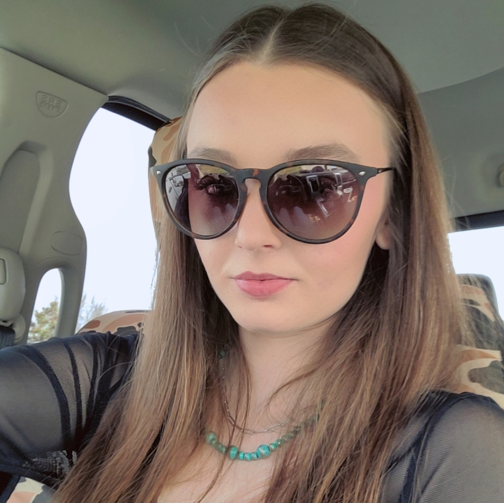 Meet your Posher, Candace